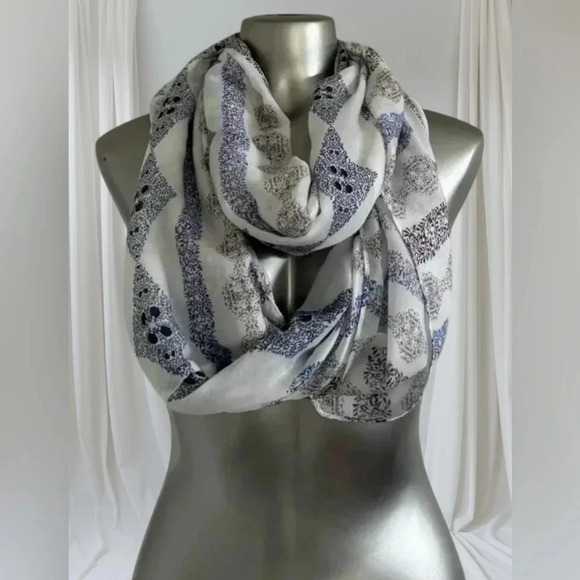 ✅Loft  Infinity Scarf - Picture 3 of 10